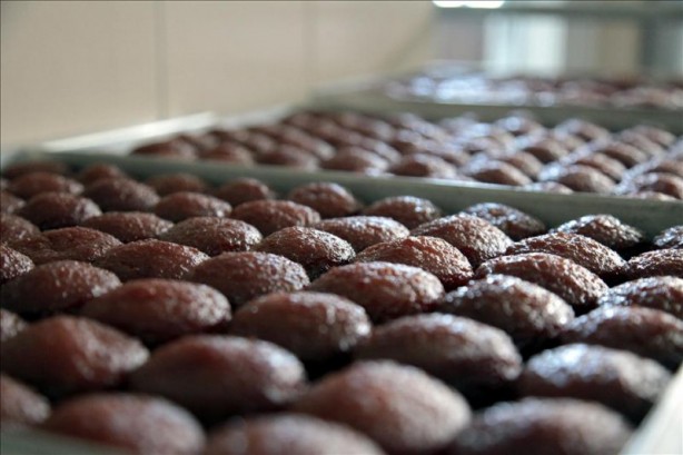 Foto - Bayramlarda sofraları şenlendiren yöresel tatlılar