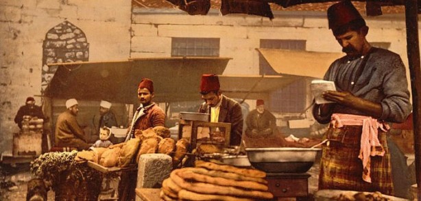 Foto - Osmanlı’da RAMAZAN gelenekleri! Bayramlıklarıyla sokakta gezen çocuklara "Arife Çiçeği" denilirdi! 