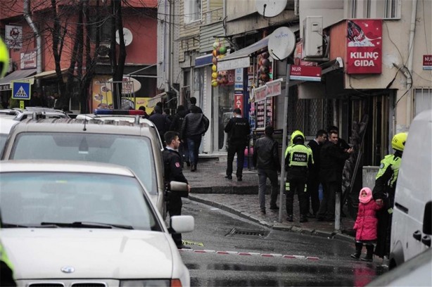 Foto - Bayrampaşa'da polise el bombalı saldırı