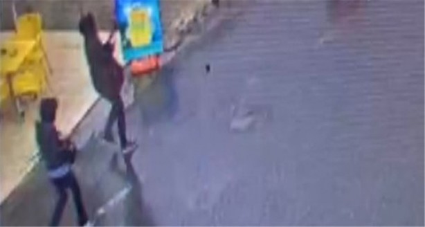 Bayrampaşa'da polise el bombalı saldırı