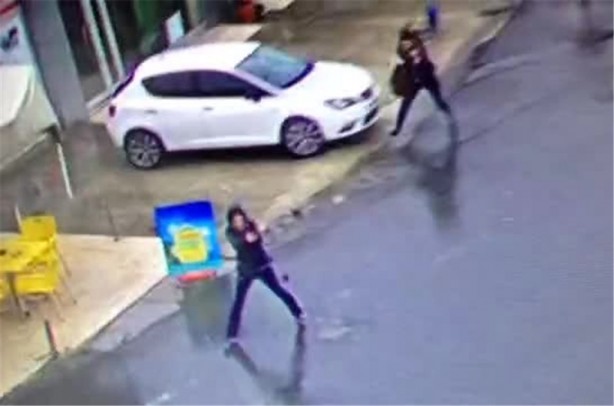 Foto - Bayrampaşa'da polise el bombalı saldırı