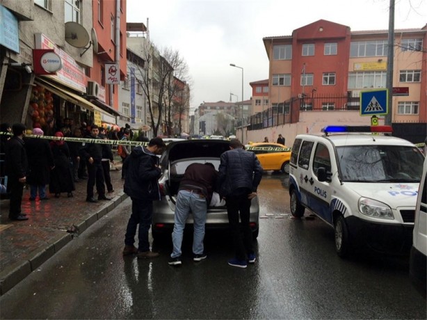 Foto - Bayrampaşa'da polise el bombalı saldırı