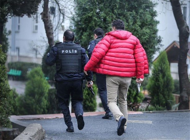 Foto - Bayrampaşa'da polise el bombalı saldırı