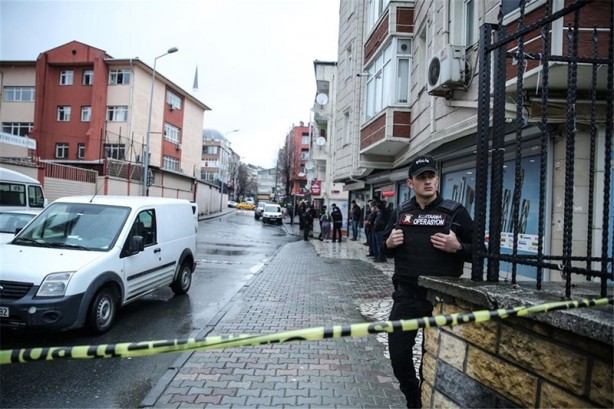 Foto - Bayrampaşa'da polise el bombalı saldırı