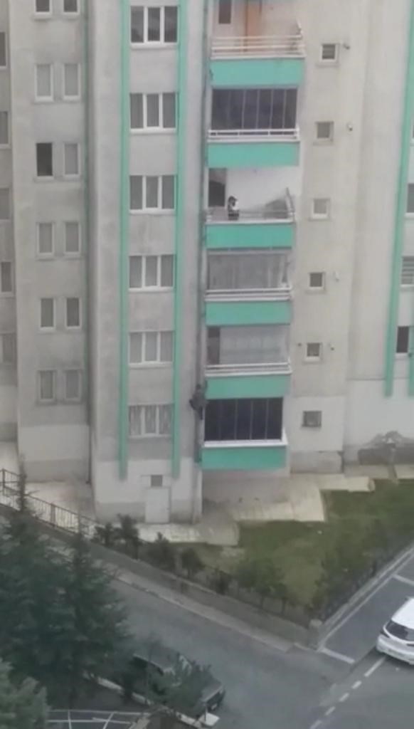 Bazada, çatıda, dolapta… Nereye el atsan şüpheli çıktı