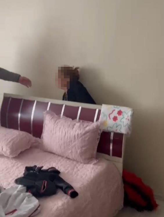 Foto - Bazada, çatıda, dolapta… Nereye el atsan şüpheli çıktı