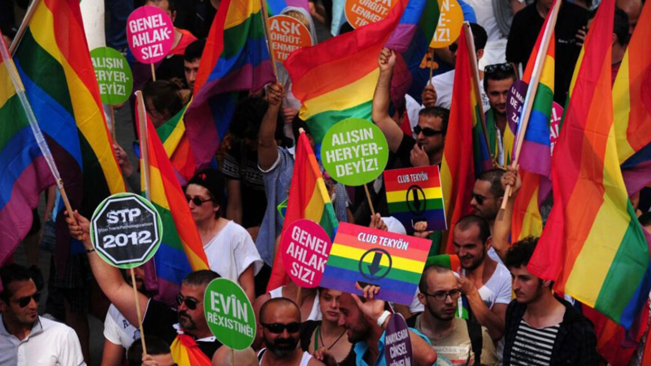 Foto - Bazı Avrupa ülkeleri bile uyanıyor ama CHP hâlâ uykuda! O ülkede 'onursuz' LGBT'ye yer yok