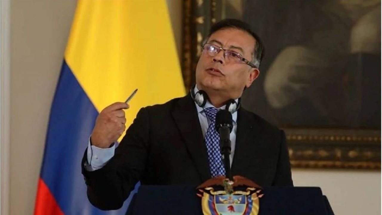 Foto - Bazı Müslüman liderler, şu adam kadar olamadı! "Hayvanlar bile yapmaz" dedi, masaya yumruğunu vurdu