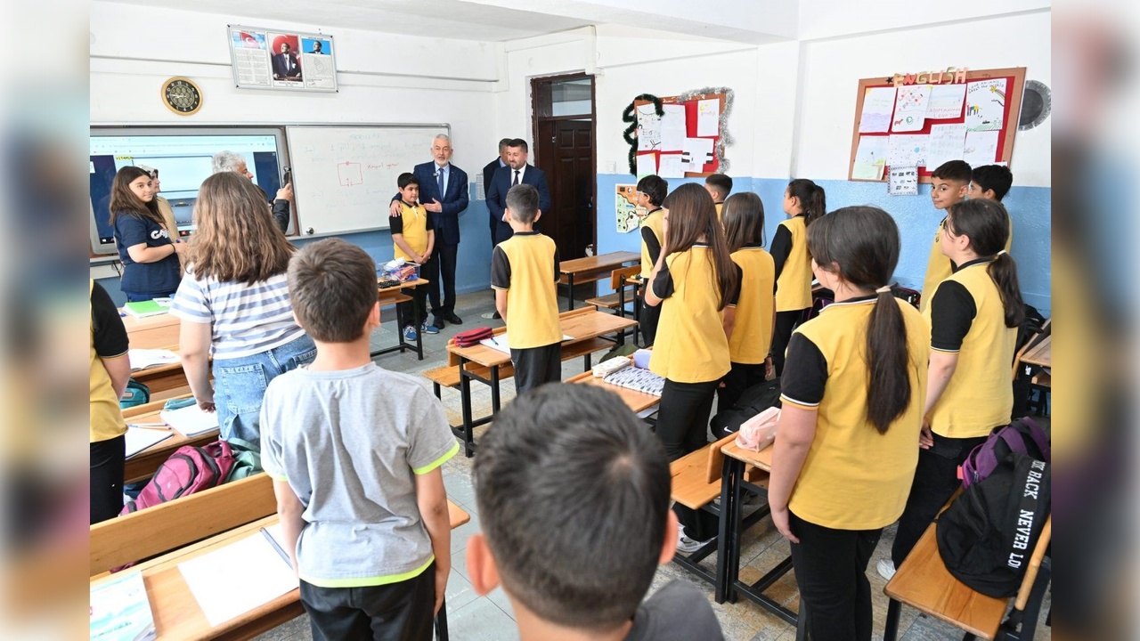 Foto - Bazı siyasetçiler bu kadarını bile yapamıyor! Sınıf başkanından çok ilginç seçim vaadi