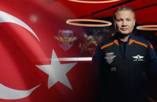 Foto - Bazıları bunu merak ediyor! Alper Gezeravcı Astront mu? Yoksa Turist mi? İşte bu sorunun cevabı