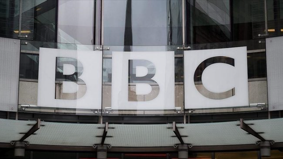 Foto - BBC spikerinden kara propaganda itirafı: Halkı kandırdıklarını kabul ettiler! İşte Batı medyasının ikiyüzlülüğünün kanıtı