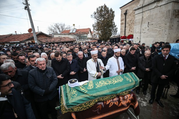 Foto - BBP lideri Destici'den babasına son görev! Cenazesi toprağa verildi