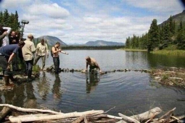 Foto - Bear Grylls herkesi kandırmış! Dünyaya rezil oldu