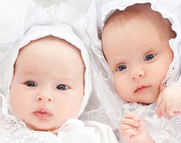 Foto - Bebeği bebek sesi konuşturuyor