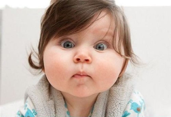 Foto - Bebeği bebek sesi konuşturuyor