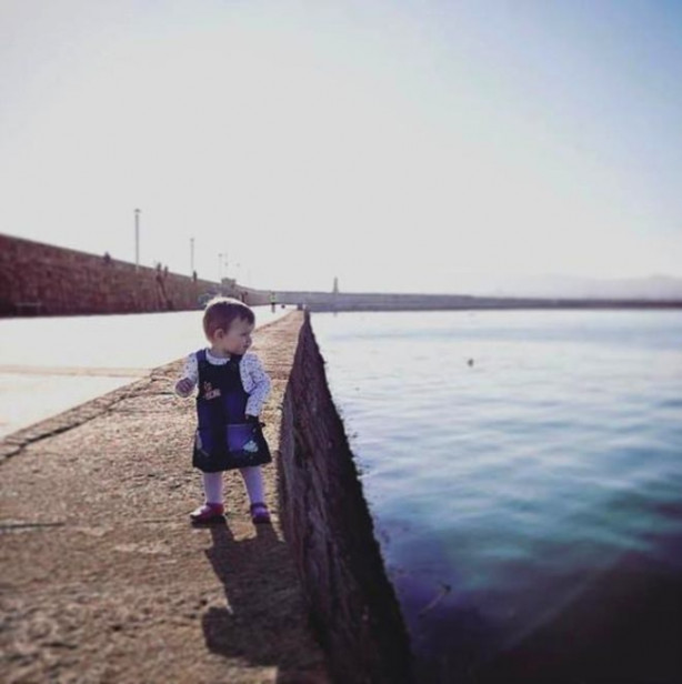 Foto - Bebeği elinde bıçakla gören hayrete düştü! Ama...