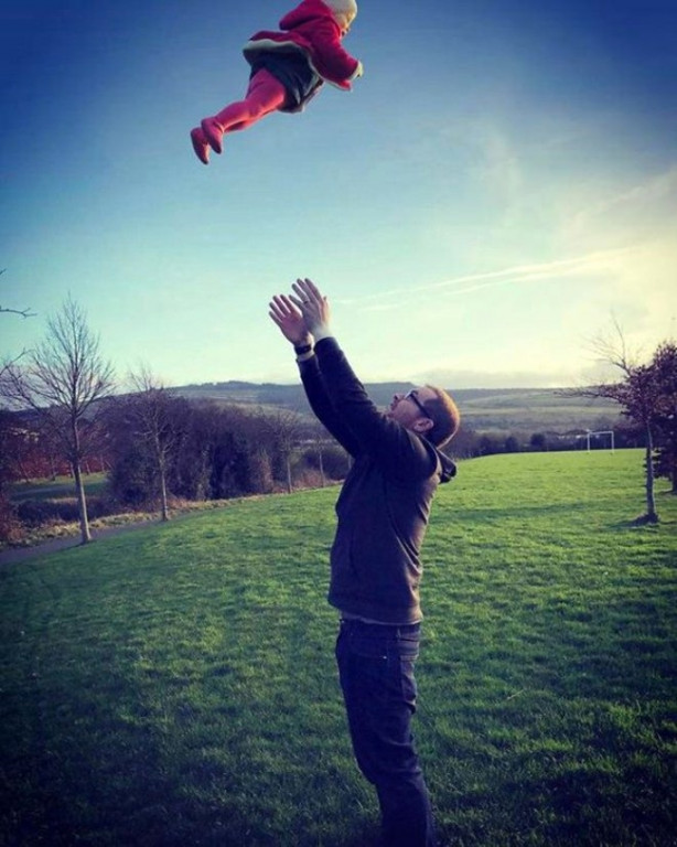 Foto - Bebeği elinde bıçakla gören hayrete düştü! Ama...