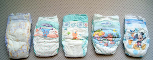 Foto - Bebek bezi alırken...