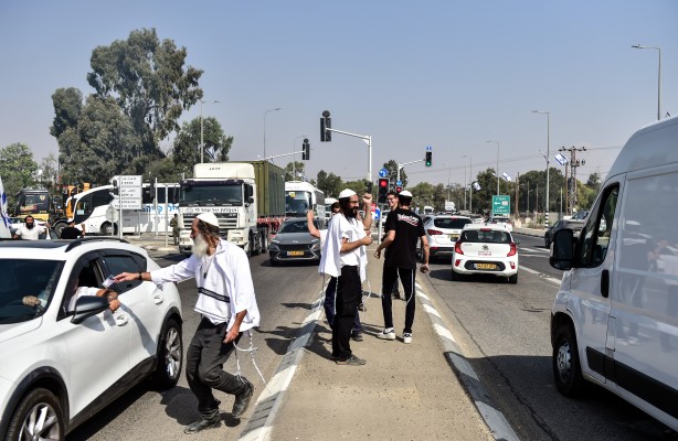Foto - Bebekler katledilirken bakın onlar ne yaptı! Bunlar insan olamaz