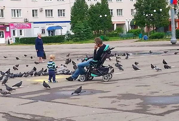 Foto - Bebekleriyle yalnız kalan babalar ne yapar?