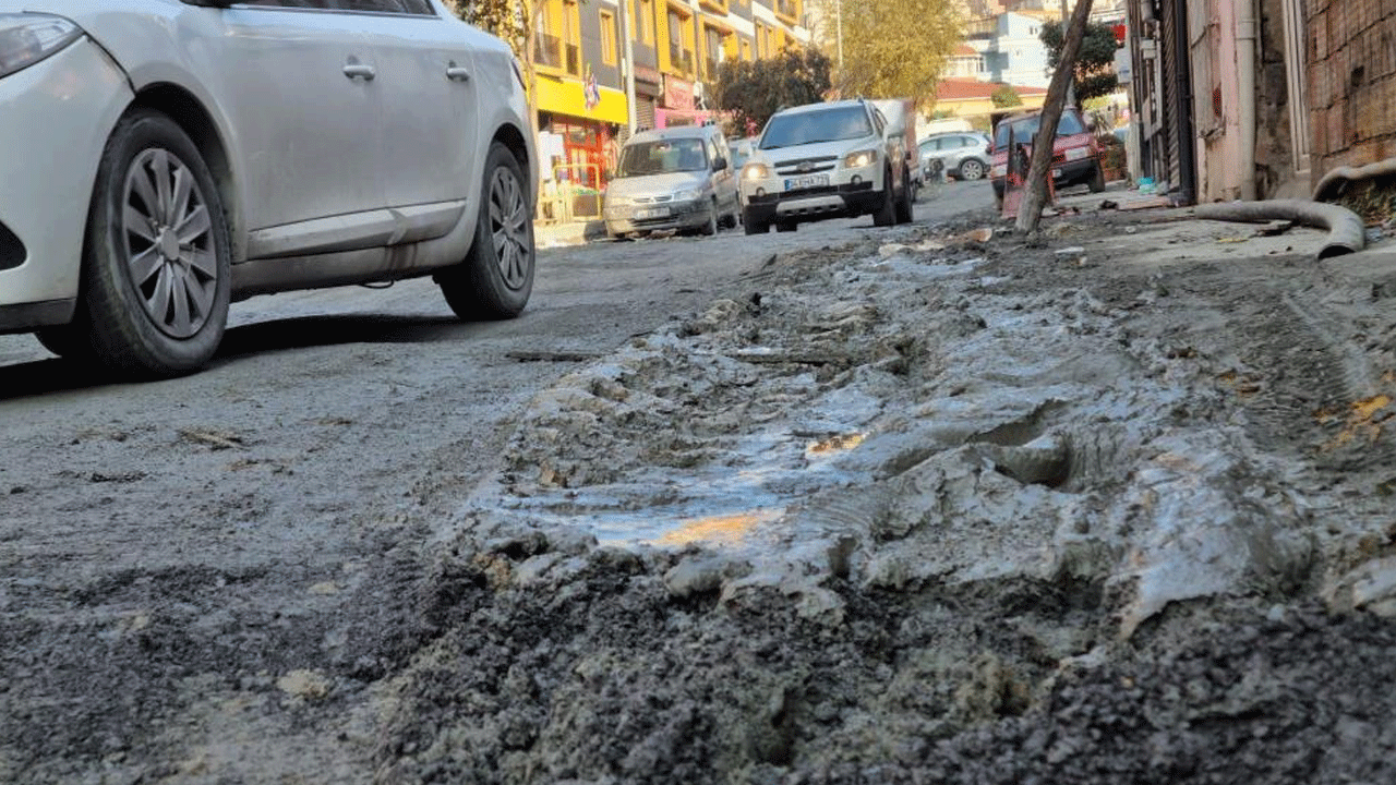 Foto - Beceriksiz Ekrem Beyoğlu'nu çamura buladı