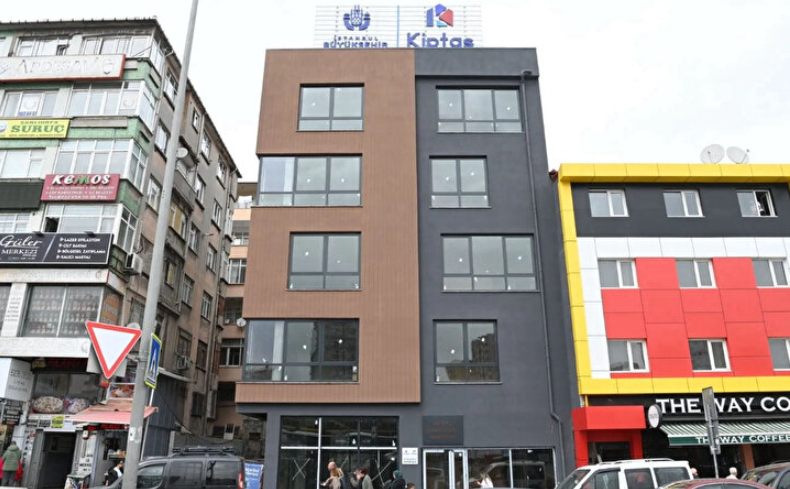 Foto - Beceriksizler! İBB tek binayı bile dönüştüremedi