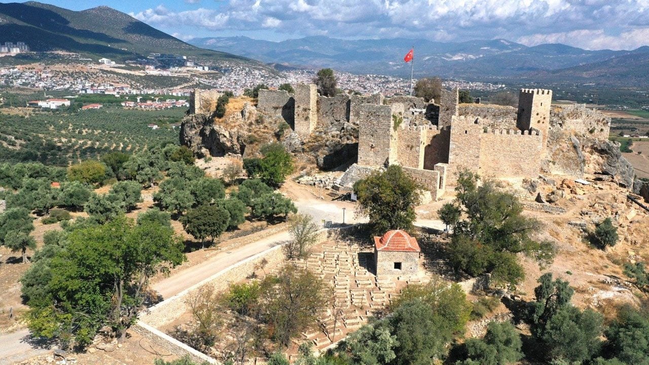 Foto - Beçin Kalesi’nde tarih gün yüzüne çıkıyor! Asırlık kent yeniden ayağa kaldırılıyor