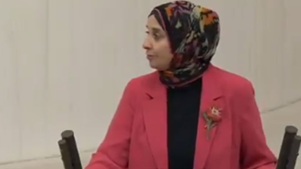 Foto - Bekir Bozdağ AK Parti sıralarına dönerek sitem etti: O arkadaşımız dışarı çıksın