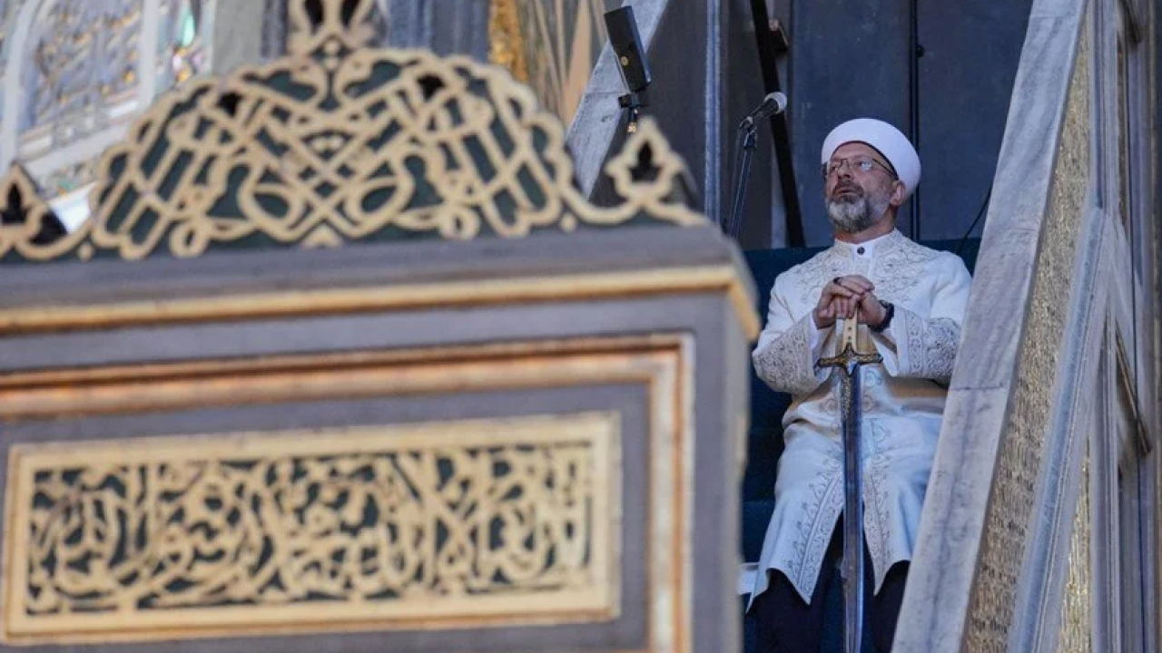 Foto - Bekir Bozdağ da topa girdi! Diyanet’in cuma hutbeleri için anayasadan örnek verip ters köşe yaptı