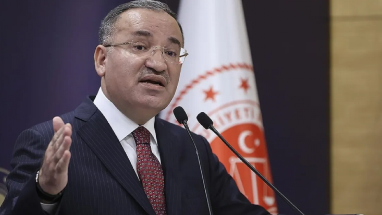 Bekir Bozdağ da topa girdi! Diyanet’in cuma hutbeleri için anayasadan örnek verip ters köşe yaptı