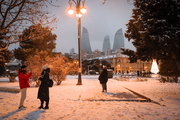 Foto - Beklenen kar geldi! Bakü beyaza büründü