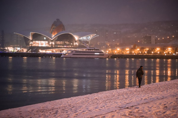 Foto - Beklenen kar geldi! Bakü beyaza büründü