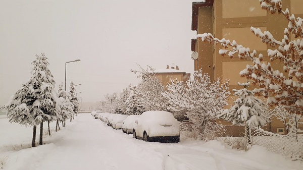 Foto - Beklenen kar yağışı başladı! Onlarca yerleşim yerinin yolu kapandı