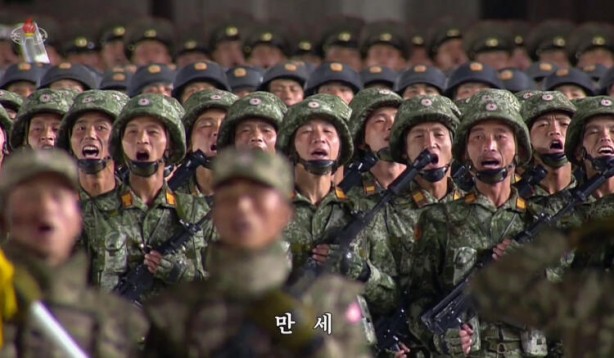 Foto - Beklenen oldu! Kuzey Kore iki yıl aradan sonra sergiledi