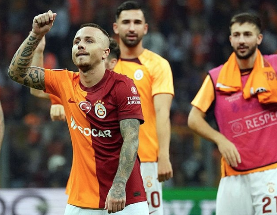 Foto - Beklenen transfer o tur geliyor! Sezon için Arda Turan devreye girdi... Türk futbolunda resmen savaş çıkacak!