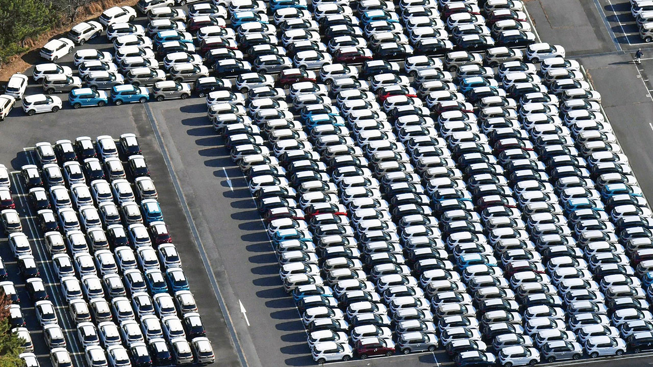 Beklenmedik karar: Ayakta kalabilmek için otomobil fiyatları düşürdüler