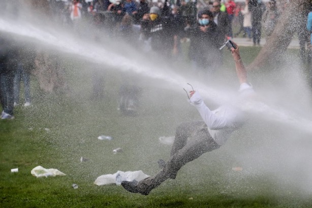 Foto - Belçika polisinden orantısız şiddet