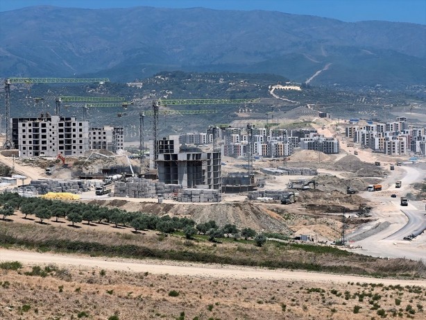 Foto - Belediye CHP’de olsa AK Parti yapmazdı öyle mi! Hatay yeniden ayağa kalkıyor