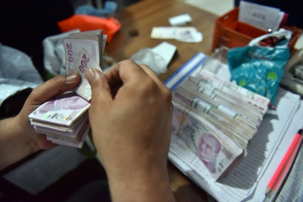 Foto - Belediye otobüsünde bir servet unuttu!