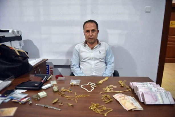 Foto - Belediye otobüsünde bir servet unuttu!