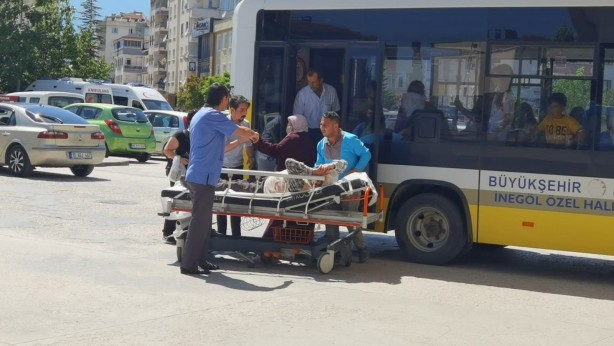 Foto - Belediye otobüsünde panik anları! Zamanla yarıştılar