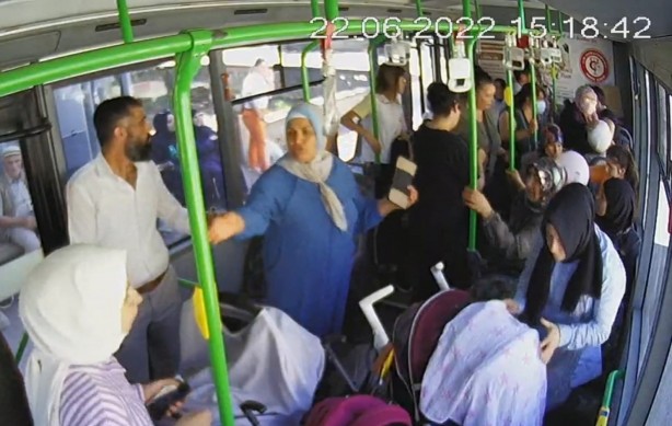 Foto - Belediye otobüsünde panik anları! Zamanla yarıştılar
