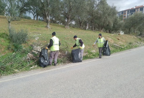Foto - Belediye’den uyarı "Yol kenarlarına küçükte olsa çöp atmayın"