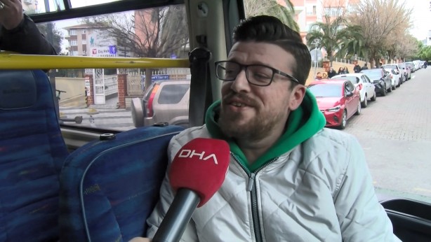 Foto - Belki de böylesini ilk kez duyacaksınız! Minibüse 1 çocukla bindi 2 çocukla indi