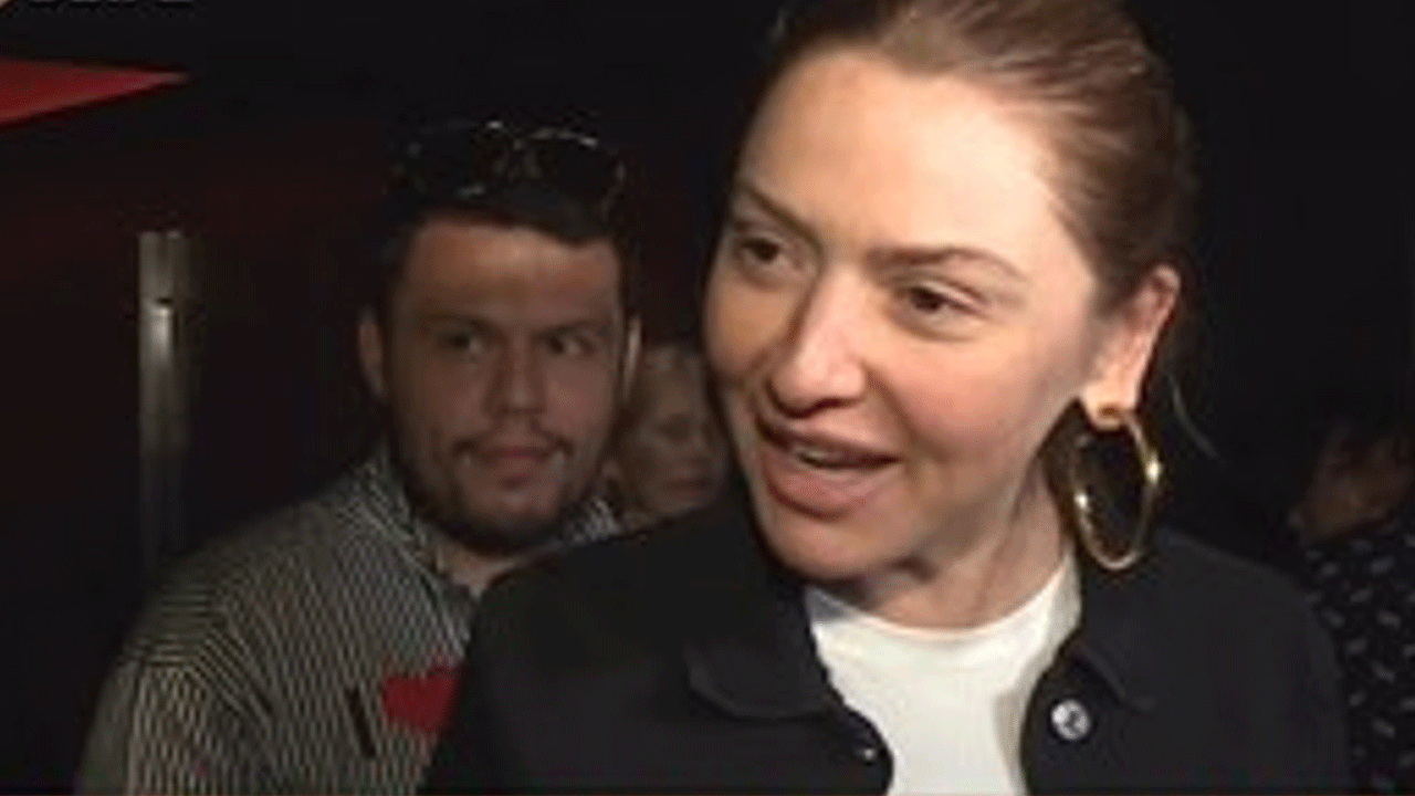 "Ben Türk değilim, bu ülkede yaşanmaz" diyen Hadise: "Atatürk çocuğuyum, çıplak gezerim!"