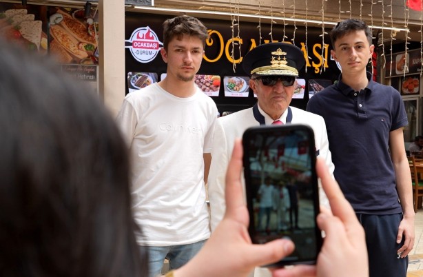 Foto - Beni gören dönüp bir daha bakıyor! İzmit'te sokakların stil ikonu