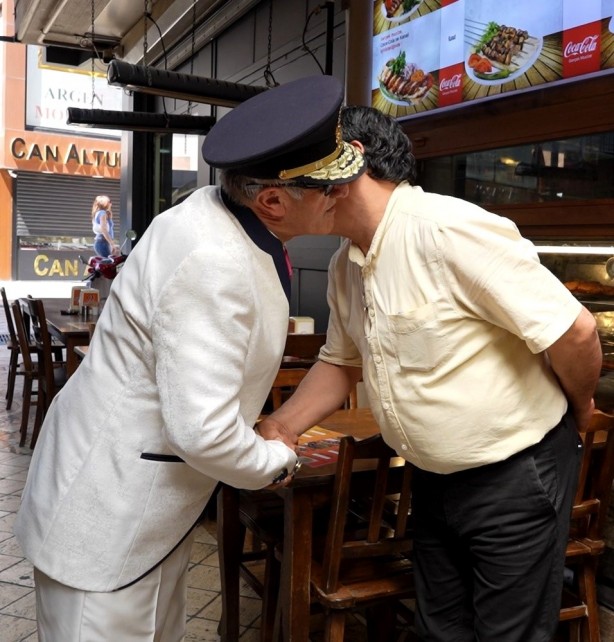 Foto - Beni gören dönüp bir daha bakıyor! İzmit'te sokakların stil ikonu