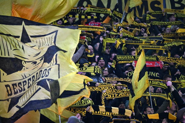 Foto - Benzeri görülmemiş protesto! Sahaya bakın ne attılar