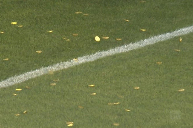 Foto - Benzeri görülmemiş protesto! Sahaya bakın ne attılar