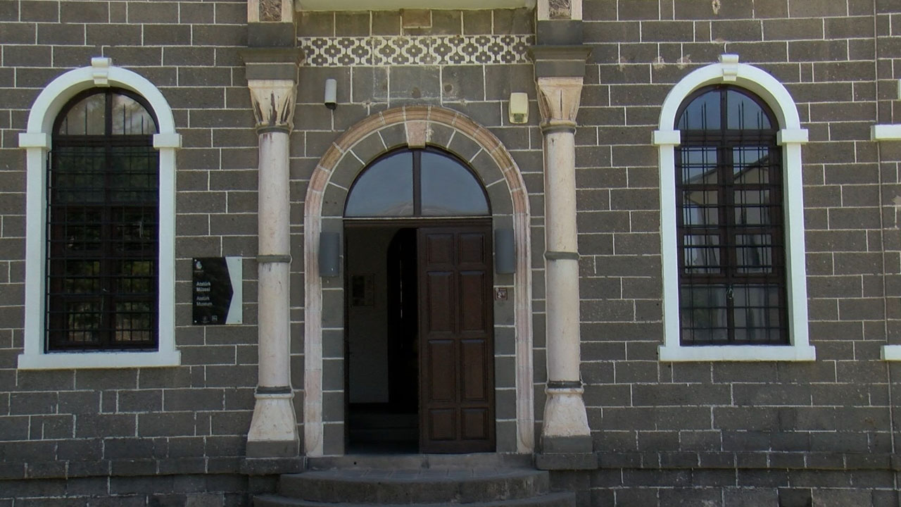 Foto - Benzeri yok! Dünyada obsidiyen taşlarıyla yapılmış tek bina Türkiye'de